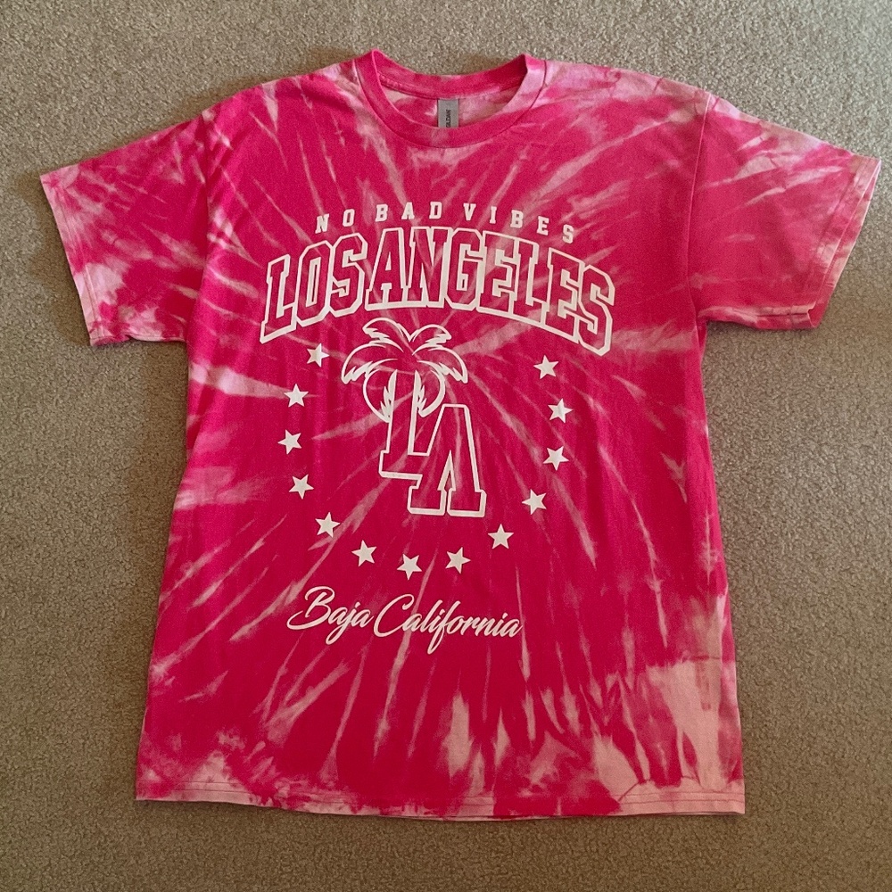 size L, bust up to 40” inches, new condition, no bad vibes, LA shirt
